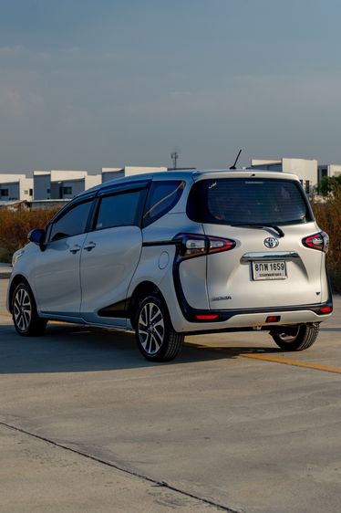 Toyota Sienta 2019 1.5 V Sedan เบนซิน ไม่ติดแก๊ส เกียร์อัตโนมัติ เทา รูปที่ 4