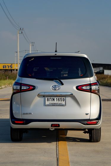 Toyota Sienta 2019 1.5 V Sedan เบนซิน ไม่ติดแก๊ส เกียร์อัตโนมัติ เทา รูปที่ 3