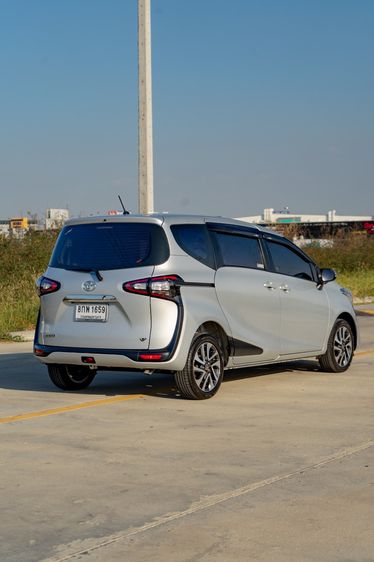 Toyota Sienta 2019 1.5 V Sedan เบนซิน ไม่ติดแก๊ส เกียร์อัตโนมัติ เทา รูปที่ 2