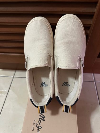รองเท้าslip on Mc สีครีม