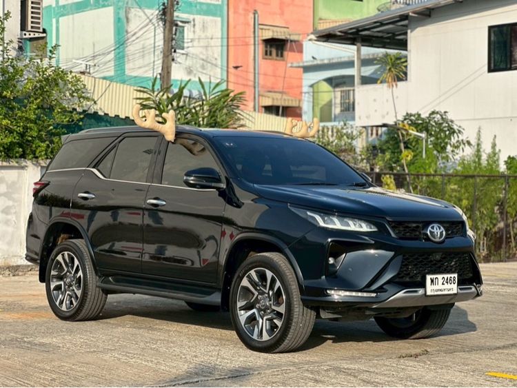 Toyota Fortuner 2021 2.4 Legender Utility-car ดีเซล ไม่ติดแก๊ส เกียร์อัตโนมัติ ดำ รูปที่ 2