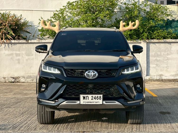 รถ Toyota Fortuner 2.4 Legender สี ดำ