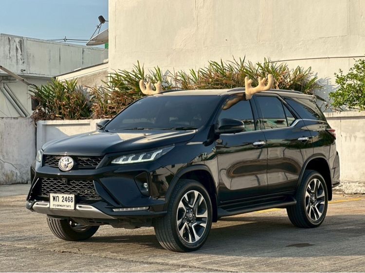 Toyota Fortuner 2021 2.4 Legender Utility-car ดีเซล ไม่ติดแก๊ส เกียร์อัตโนมัติ ดำ รูปที่ 3