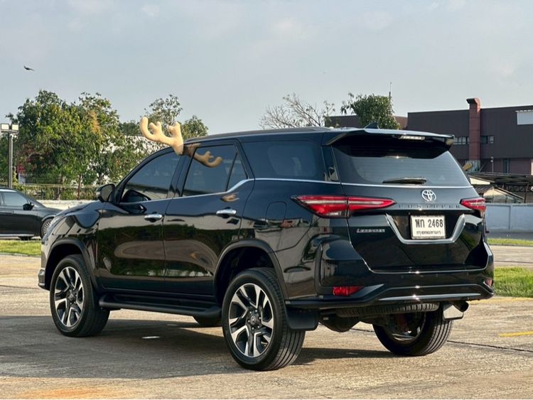 Toyota Fortuner 2021 2.4 Legender Utility-car ดีเซล ไม่ติดแก๊ส เกียร์อัตโนมัติ ดำ รูปที่ 4