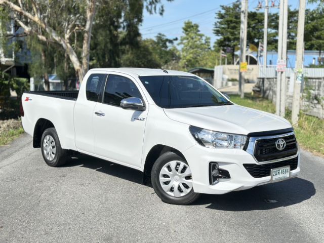 รถ Toyota Hilux Revo 2.4 J Plus สี ขาว