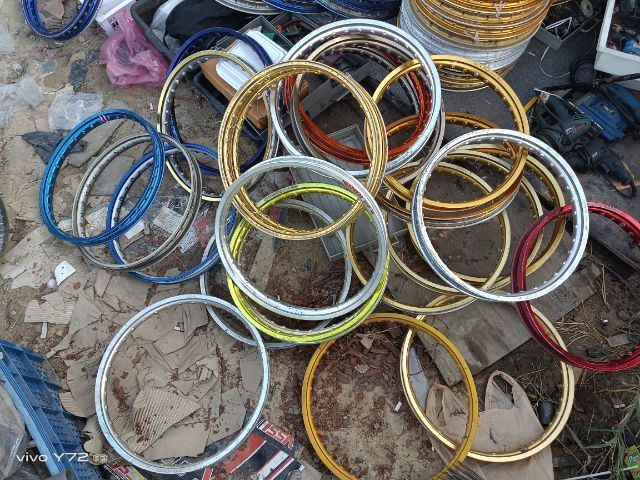 ล้อเนียมปีเก่า  