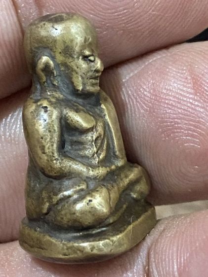 รูปหล่อหลวงพ่อเงินพิมพ์นิยมสวยๆ รูปที่ 5