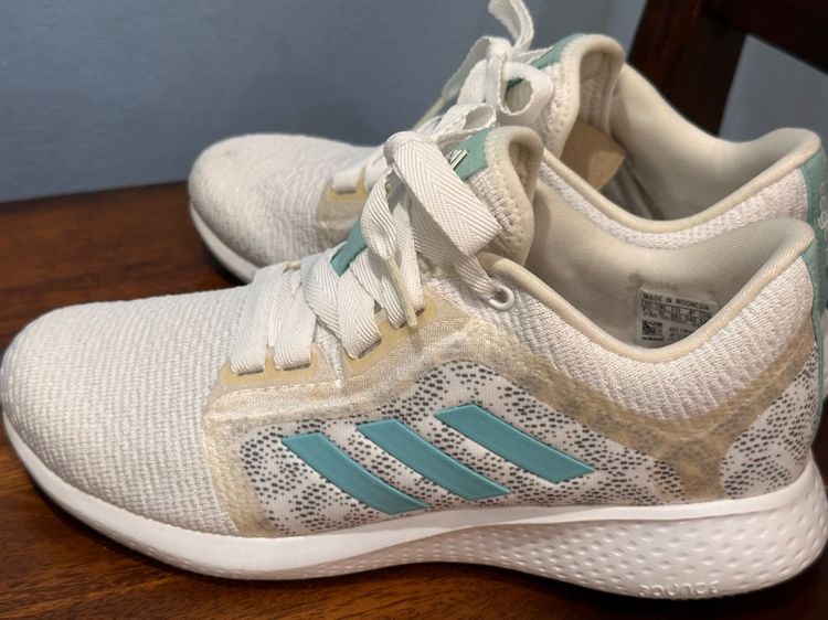 รองเท้าผ้าใบ adidas ของแท้