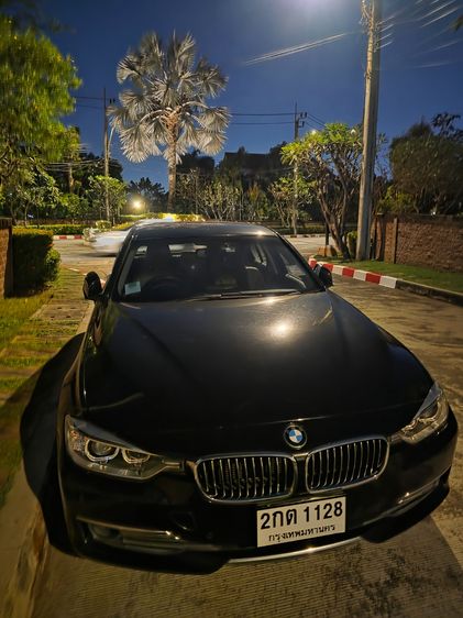 รถ BMW Series 3 320d สี ดำ