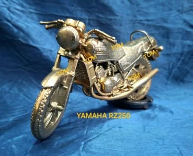 Model 🏍️ Bronze Motorcycle  รูปที่ 2