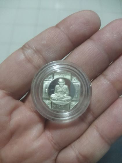 เหรียญสภากาชาดไทย หลวงพ่อทวด สมเด็จเจ้าฟ้ามหาจักรี 48 พรรษา เนื้อเงินแท้ๆขัดเงา พร้อมกล่อง สวยๆสภาพดี ครับ รูปที่ 2