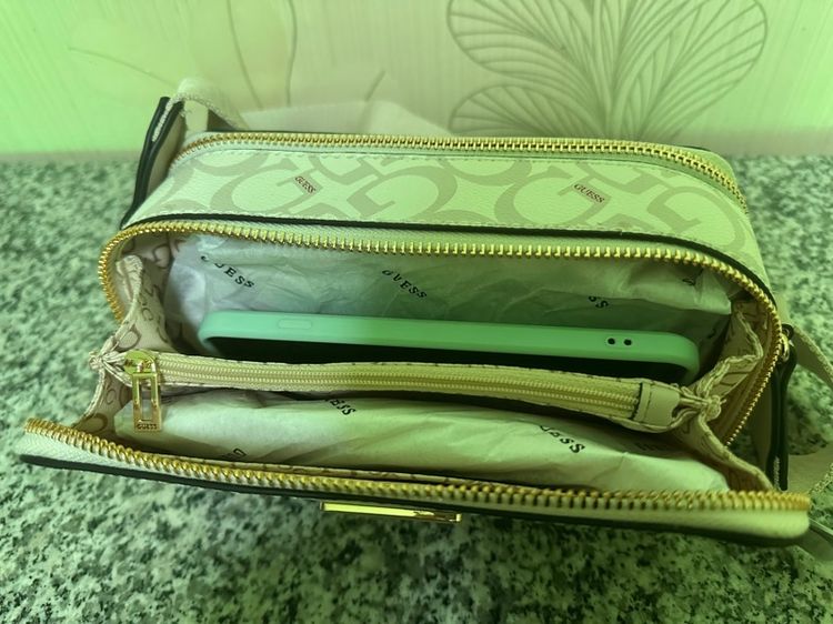 กระเป๋า Guess  รูปที่ 5