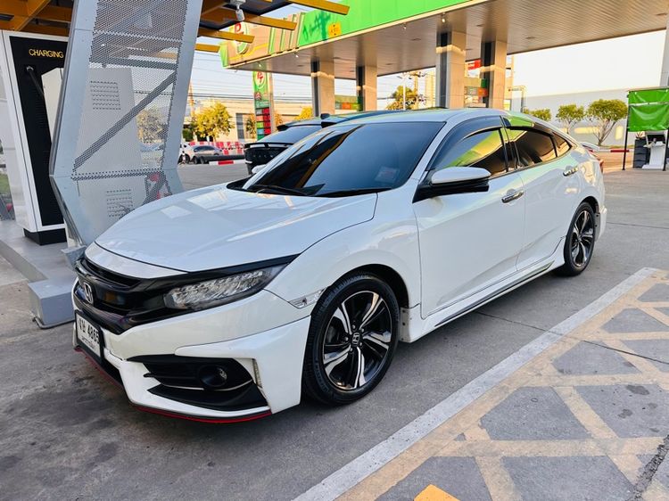 รถ Honda Civic 1.5 Turbo RS สี ขาว