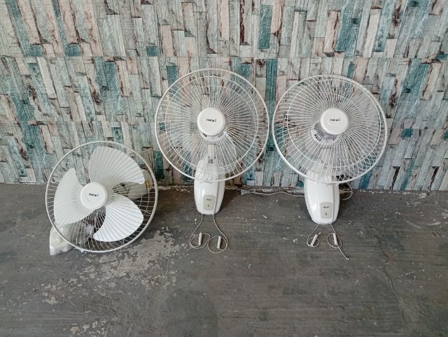 ขายเหมาพัดลมรวม 3 ตัว
