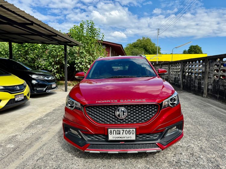 รถ MG ZS 1.5 D สี แดง