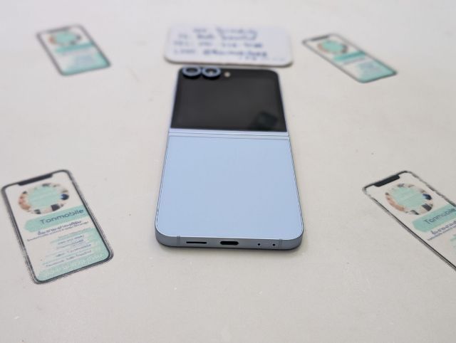 ขาย เทิร์น Samsung Galaxy Z Flip 6 สี Blue 256 GB ศูนย์ไทย อุปกรณ์ครบยกกล่อง เพียง 8,990 บาท เท่านั้น ครับ รูปที่ 11