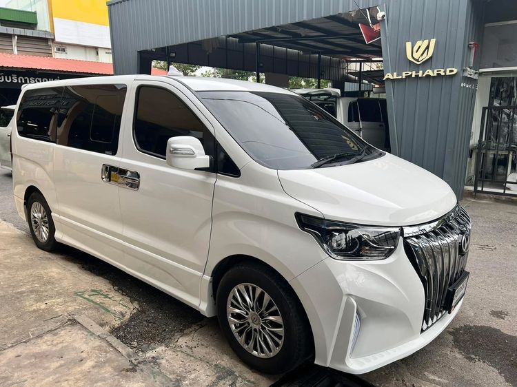 รถ Hyundai H-1  2.5 GRAND STAREX สี ขาว