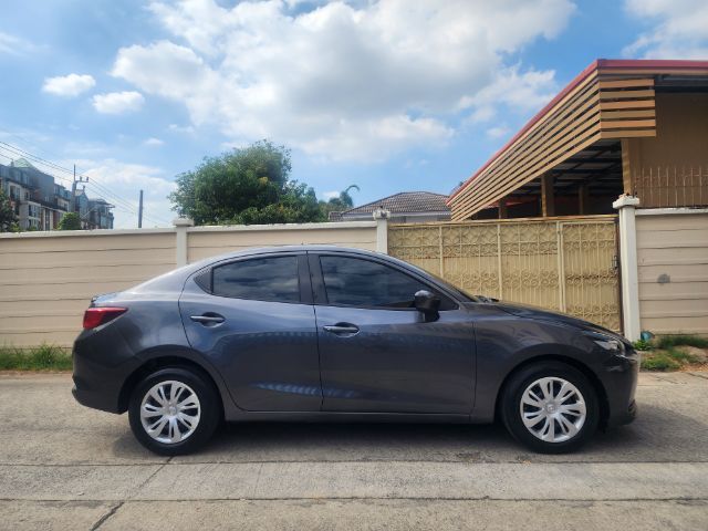Mazda Mazda 2 2020 1.3 Sedan เบนซิน ไม่ติดแก๊ส เกียร์อัตโนมัติ เทา รูปที่ 4