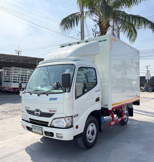 รถ HINO 300 invertor ( 4 ล้อป้ายเล็ก ไม่ติดเวลา)  ปี 2561  มือเดียว  ออกจากห้าง