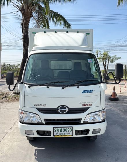 รถ HINO 300 invertor ( 4 ล้อป้ายเล็ก ไม่ติดเวลา)  ปี 2561  มือเดียว  ออกจากห้าง รูปที่ 3