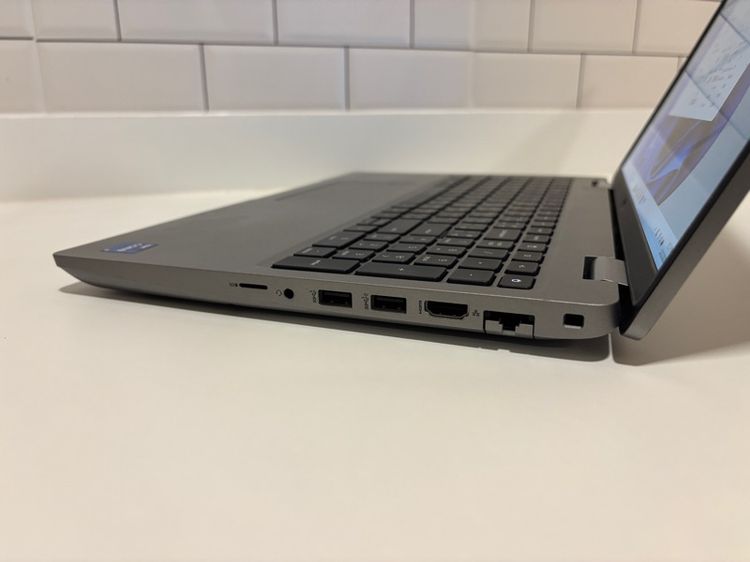 Dell Precision 3571  รูปที่ 2