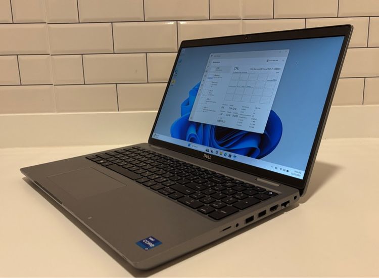 อื่นๆ ไม่ใช่ 16 กิกะไบต์ วินโดว์ HDMI Dell Precision 3571 