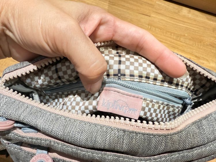 กระเป๋า Kipling สีเทา ชมพู รูปที่ 2
