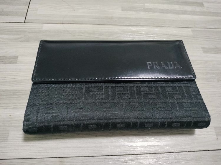 กระเป๋าเงินprada