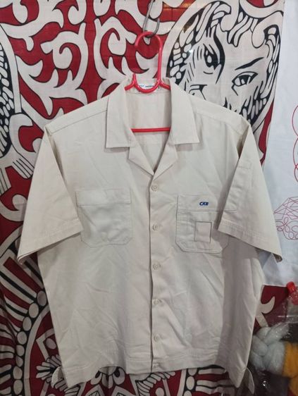 เสื้อเชิ้ตแขนสั้นสีครีม