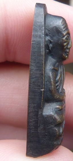 หลวงปู่ทวดพิมพ์เล็กหลังหนังสือ รูปที่ 4