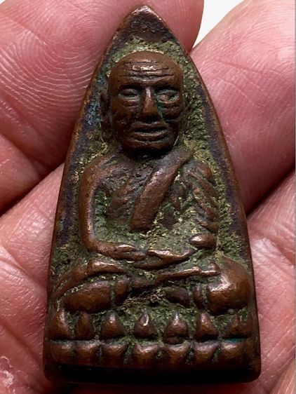 พระรูปหล่อเก่าคะ