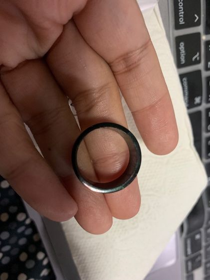 แหวนสีดำ ฉลุลาย LV ค่ะ รูปที่ 4