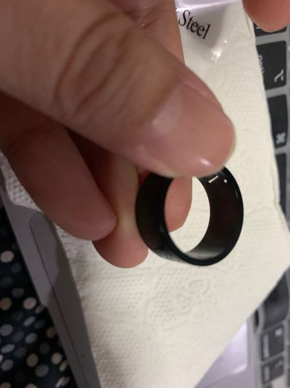 แหวนสีดำ ฉลุลาย LV ค่ะ รูปที่ 2