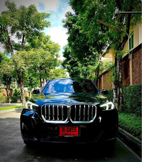 BMW X1 2024 2.0 sDrive20i M Sport Utility-car เบนซิน ไม่ติดแก๊ส เกียร์อัตโนมัติ ดำ รูปที่ 2