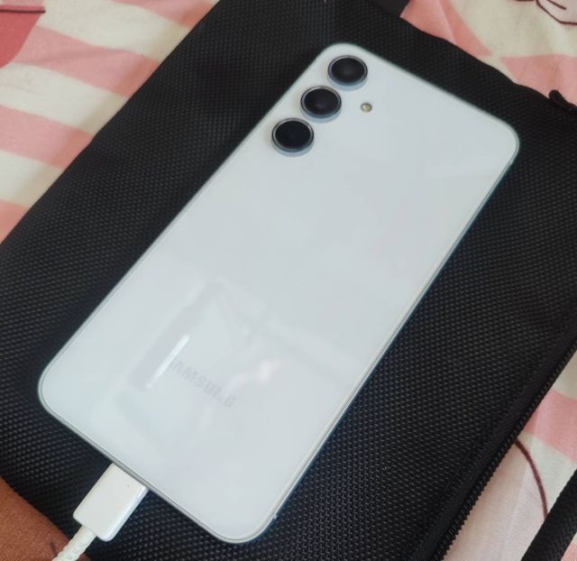 ซัมซุงกาแล็คซี่A55 5G 8.128 พร้อมกล่อง   สภาพสวยใช้งานน้อย ไม่เคยตกไม่เคยซ่อม รูปที่ 3