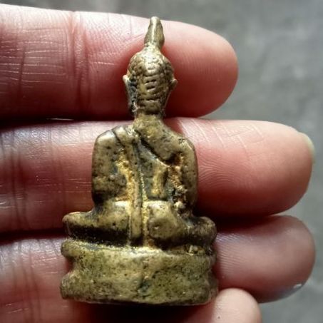 พระหล่อเก่าๆแพ็คคู่ รูปที่ 4