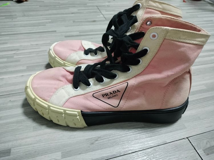 รองเท้าผ้าใบ prada รูปที่ 3