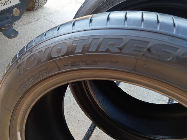 ยางคู่ TOYO CR1 215-50-17 ปี4322 สภาพสวย รูปที่ 3