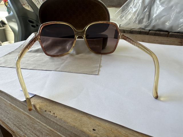 ส่งต่อแว่นตา Gucci รูปที่ 7