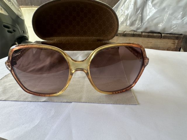 ส่งต่อแว่นตา Gucci รูปที่ 2