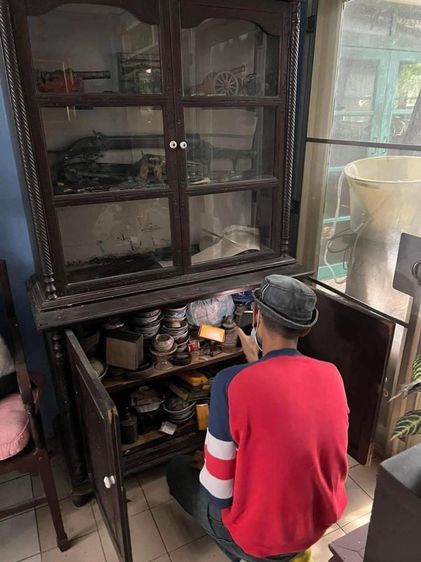 รับซื้อตู้ไม้สักเก่า รูปที่ 2