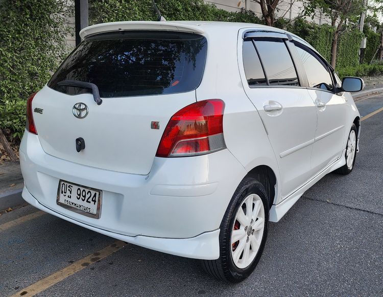 Toyota Yaris 2010 1.5 S Sedan เบนซิน เกียร์อัตโนมัติ ขาว รูปที่ 3