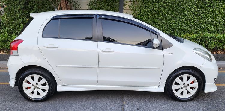 Toyota Yaris 2010 1.5 S Sedan เบนซิน เกียร์อัตโนมัติ ขาว รูปที่ 2