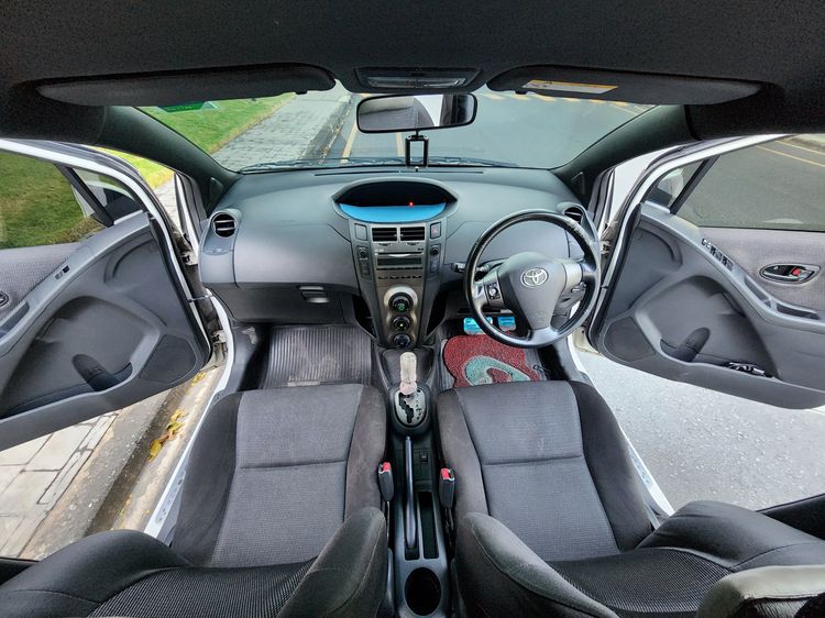 Toyota Yaris 2010 1.5 S Sedan เบนซิน เกียร์อัตโนมัติ ขาว รูปที่ 4
