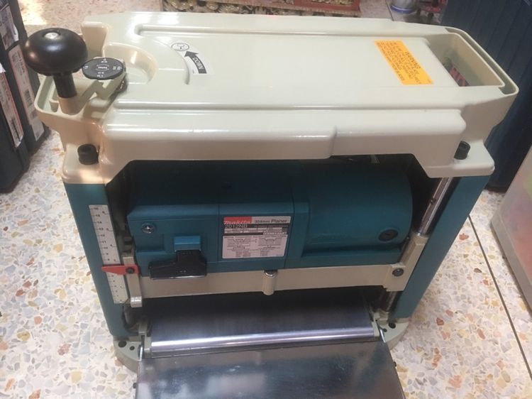 กบแท่นรีดไม้ 12 นิ้ว makita 2012NB สภาพดีสวยนางฟ้าพร้อมใช้งานมีกล่องเครื่องมือแท้