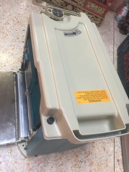กบแท่นรีดไม้ 12 นิ้ว makita 2012NB สภาพดีสวยนางฟ้าพร้อมใช้งานมีกล่องเครื่องมือแท้ รูปที่ 8