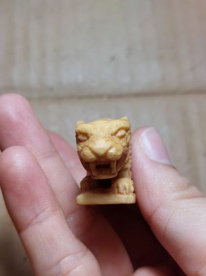 เครื่องรางอาจารย์เฮงไพรวัลย์ตัวใหญ่จ้า รูปที่ 4