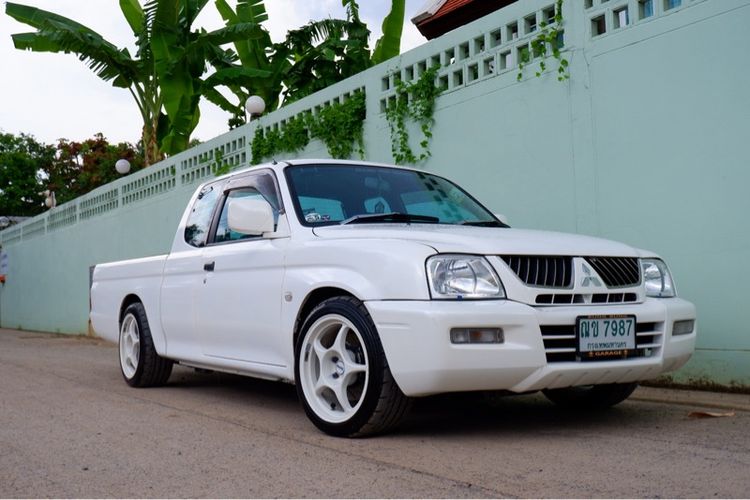 รถ Mitsubishi Strada Grandis 2.8 Grandis GLX สี ขาว