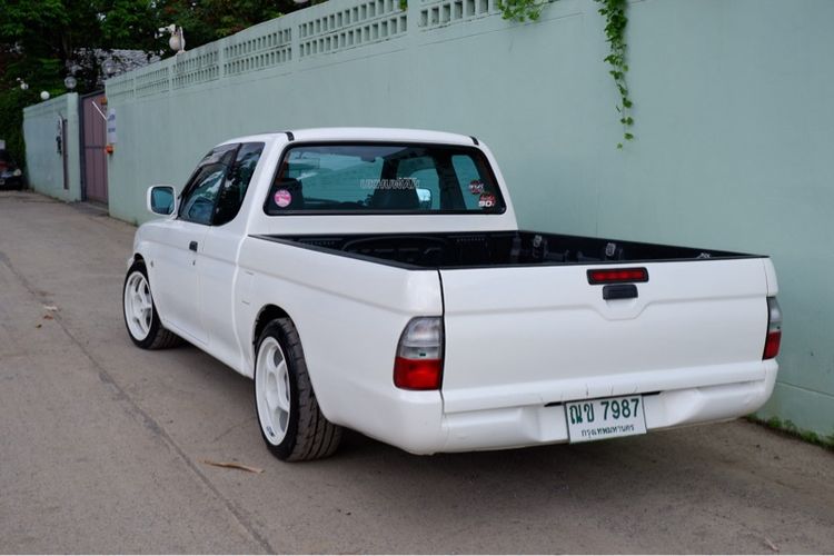 Mitsubishi Strada Grandis 2004 2.8 Grandis GLX Pickup ดีเซล ไม่ติดแก๊ส เกียร์ธรรมดา ขาว รูปที่ 2