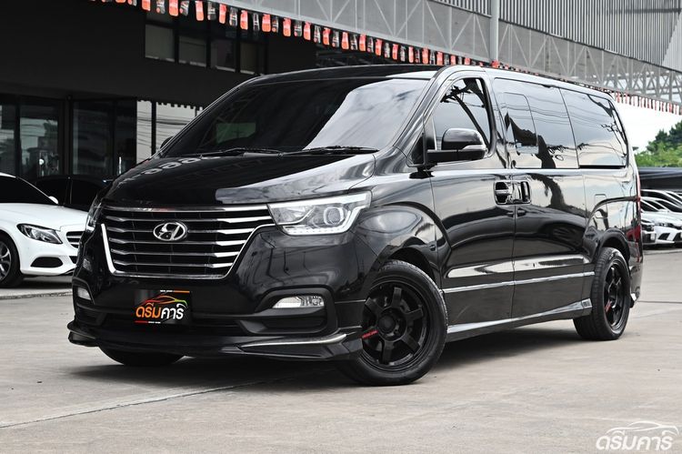 รถ Hyundai H-1  2.5 Deluxe สี ดำ